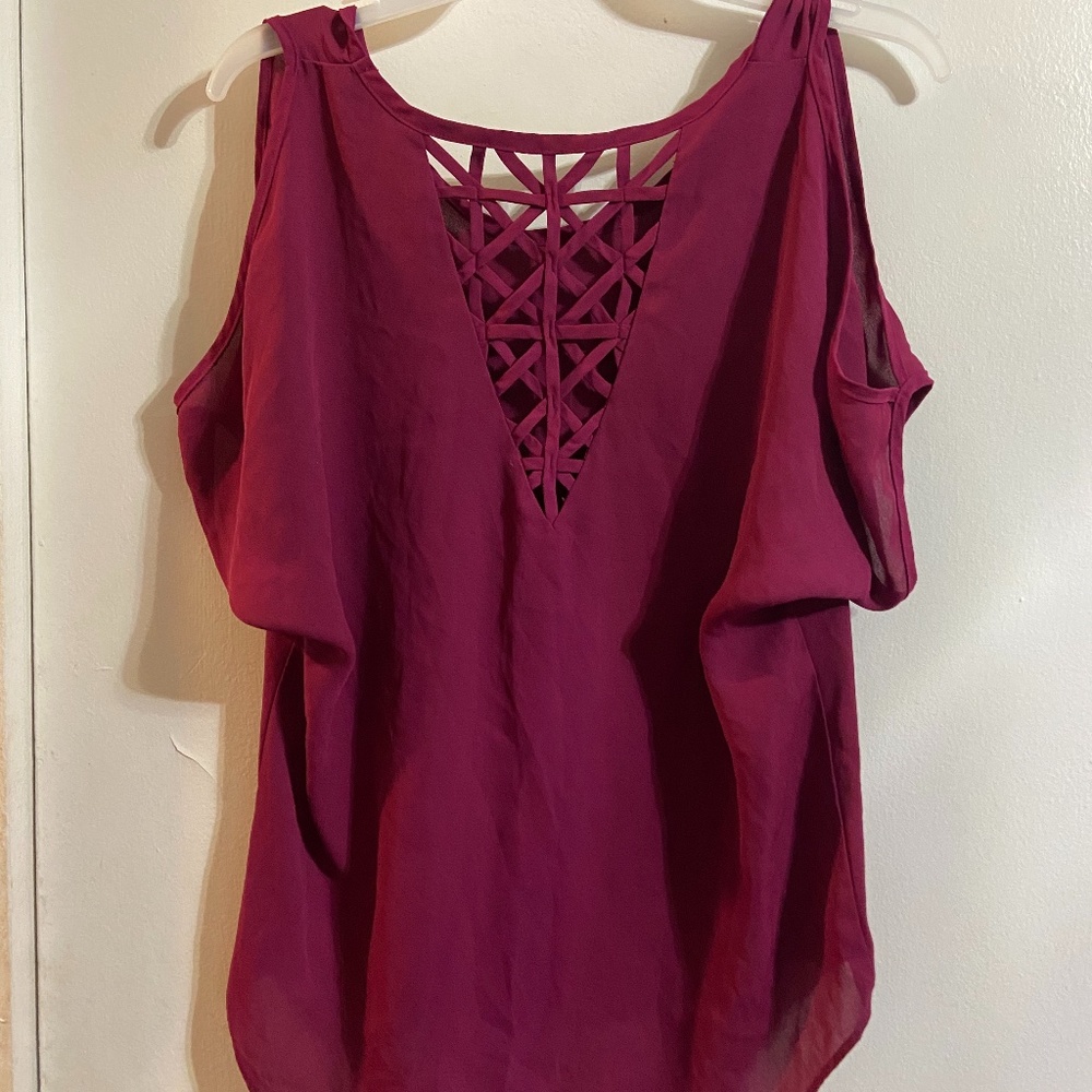 Maroon shirt✨